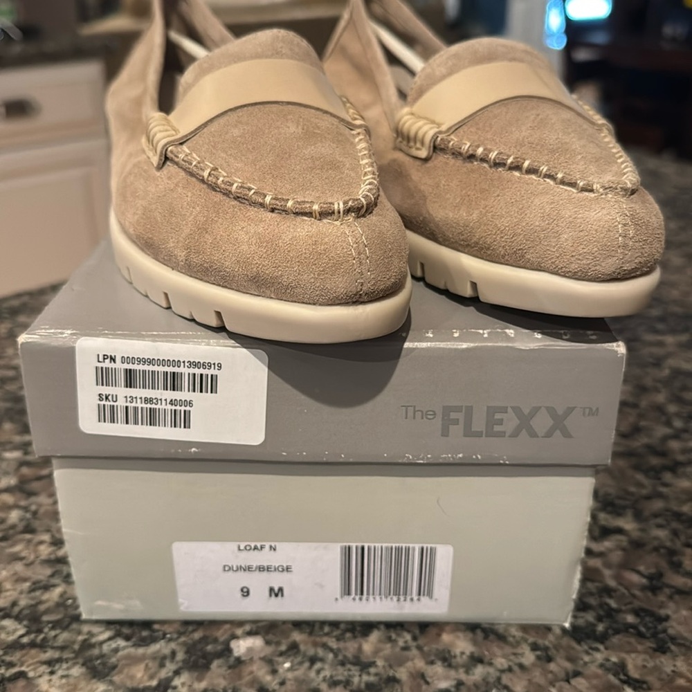 NIB Flexx loafers in Dune/Beige women’s size 9